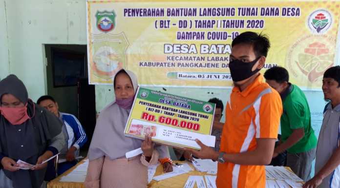 Warga Desa Batara Menerima Bantuan Bantuan Langsung Senilai Rp 600 Ribu Pemerintah Desa Batara Kecamatan Labbakang telah menyalurkan Bantuan Langsung Tunai (BLT) kepada 187 kepala keluarga yang tercatat.