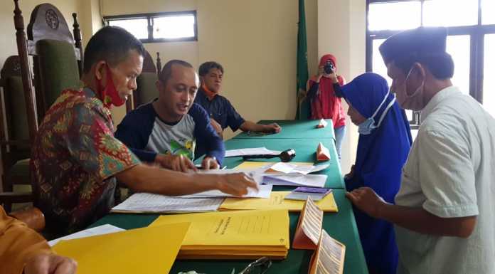 Pengadilan Negeri Pangkajene untuk yang ketiga kalinya  mengadakan pembayaran kepada pihak  pemilik tanah yang berada di Desa Kanauangan, Kecamatan Labbakang Kabupaten Pangkep, Sulawesi Selatan, Jumat 12 Juni 2020.