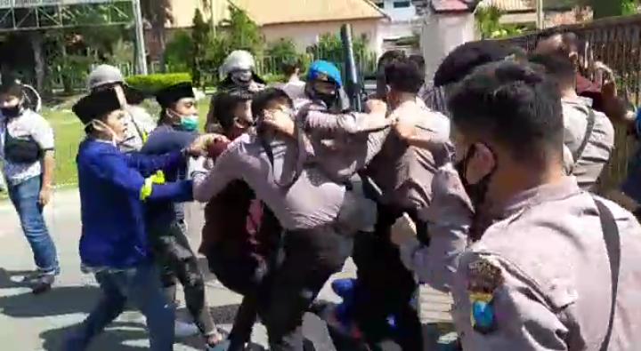 Solidaritas Pergerakan Mahasiswa Islam Indonesia, PMII Pangkep: Mengecam Aksi Represif Oknum Polisi Pamekasan