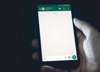 Ilustrrasi WhatsApp. [Unsplash/Christian Wiediger]