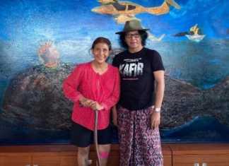 Sujiwo Tejo Foto Bareng Susi Pudjiastuti (Twitter @sudjiwotedjo)