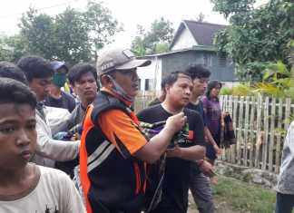 Tim Reaksi Cepat (TRC) Badan Penanggulangan Bencana Daerah (BPBD) Kabupaten Pangkep mengevakuasi satu korban tenggelam di kampung Bawang Lompoa Kelurahan Labbakkang Kabupaten Pangkep, Sulawesi Selatan. (Ist).