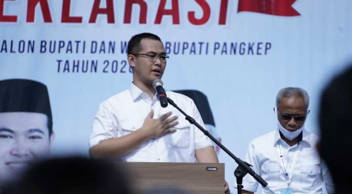 Puisi Pesyair Asia Ramli Prapanca untuk Yusran-Syahban Bakal Calon Bupati dan Wakil Bupati Muhammad Yusran Lalogau dan Syahban Sammana (MYL-SS) pasangan pertama yang mendeklarasikan diri di Kabupaten Pangkep Sulawesi Selatan untuk ikut serta dalam Pemilihan Kepala Daerah (Pilkada) serentak tahun 2020.(Ist).