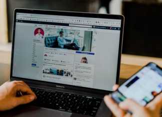 Ilustrasi Facebook. [Austin Distel/Unsplash]