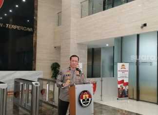 Karopenmas Mabes Polri Brigjen Awi Setiyono saat menggelar konferensi pers soal skandal surat sakti Brigjen Prasetijo Utomo yang terbitkan untuk buronan Djoko Tjandra. (Suara.com/M Yasir).