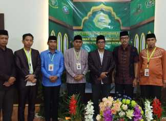 Sulkipli tengah bersama Kepala Kementerian Agama Kabupaten Pangkep, Jamaruddin dan rombongan pendamping di kegiatan MTQ XXXI Provinsi Sulawesi Selatan yang digelar secara virtual dilaksanakan di Kabupaten Pangkep. (Ist).