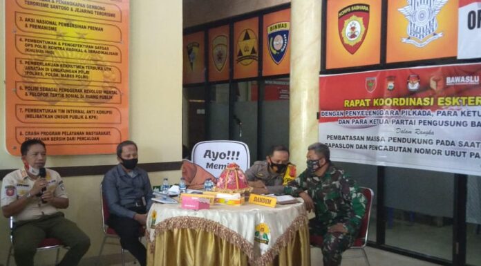 Tahapan Penetapan dan Nomor Urut, KPU Pangkep Harap Pembatasan Massa dan Protokoler Kesehatan Rapat koordinasi eksternal jelang tahapan penetapan dan pencabutan nomor urut bakal calon bupati dan wakil bupati di Pilkada Pangkep, yang dilakasanakan di kantor Polres Pangkep, Kamis, 17 September 2020.(Ist).