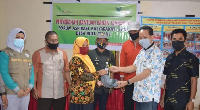 PT Semen Tonasa sebagai perusahaan penghasil semen yang ada di Kabupaten Pangkep selalu hadir ditengah masyarakat. Bukti nyata yang dilakukan kali ini dengan memberikan bantuan pembangunan jamban sehat kepada 40  rumah tangga atau Kepala Keluarga (KK) sebagai penerima manfaat langsung yang berdomisili di Desa Bulu Tellue .(Ist).