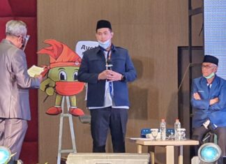 Pasangan calon Bupati dan Wakil Bupati Kabupaten Pangkep nomor urut 1, Muhammad Yusran Lalogau dan Syahban Sammana tampil dengan sangat baik di acara debat publik yang digelar oleh KPU Pangkep di hotel Gammara, Makassar, Senin, 1 November 2020.