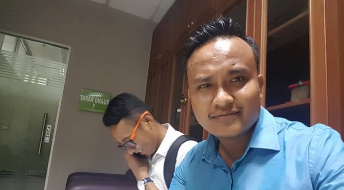 Pandemi Covid-19, Pilkades Serentak di Pangkep Ditunda Kepala Bidang Pemerintahan Desa, Dinas Pemberdayaan Masyarakat dan Pemerintahan Desa (DPMPD) Pangkep, Dzulfadli.(Dok facebook Dzulfadli).