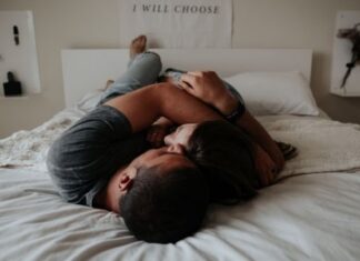 Ilustrasi berhubungan seks (Unsplash/Becca Tapert)