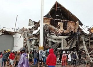 Kantor Gubernur Sulawesi Barat hancur karena gempa majene (Antara)