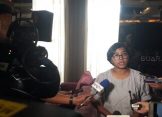 YLBHI: Banyak Orang Ditangkap dengan Siar Kebencian Asfinawati Ketua YLHI di D&#Array;Consulate, Jalan Wahid Hasyim, Jakarta, Sabtu (5/10/2019). [Suara.com/Ummi Hadyah Saleh]