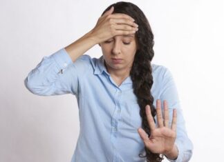 Sakit kepala (Pixabay/RobbinHiggins)