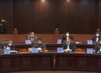 Pemeriksaan persidangan mendengarkan jawaban termohon, keterangan pihak terkait, keterangan Bawaslu, pengesahan alat bukti perselisihan hasil pemilihan Bupati Pangkajene dan Kepulauan tahun 2020, di Mahkamah Konstitusi. (Yoyutbe Mahkamah Konstitusi RI).