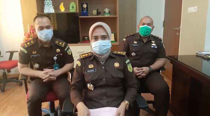Kejari Pangkep Terima Berkas Tahap II Kasus Asusila DPRD Pangkep Kejaksaa Negeri Pangkep (Kejari) resmi menerima berkas perkara asusila yang melibatkan anggota Dewan Perwakilan Rakyat Daerah  (DPRD) Pangkep dari fraksi PDIP Perjuangan.(Pangkep TV).