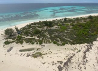 Foto Pulau Lantigiang dari udara di Kabupaten Kepulauan Selayar, Sulawesi Selatan, Rabu (3/2). [Humas Pemprov Sulsel]