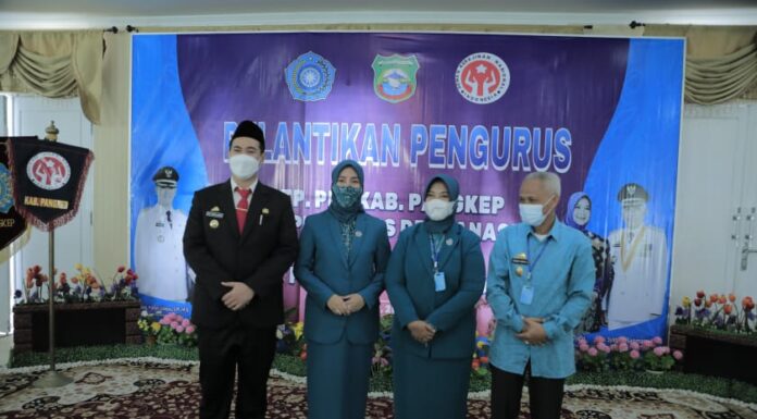 Bupati Pangkep Muhammad Yusran Lalogau bersama Ketua TP PKK Pangkep dan Wakil Bupati Pangkep Syahban Sammana dan Wakil ketua TP PKK Pangkep.(Ist).