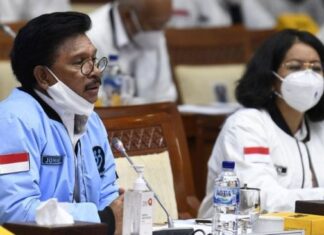 Kominfo meminta media sosial seperti Twitter, Facebook, dan Instagra, untuk blokir Paul Zhang yang dinilai telah melakukan penghinaan atas Islam. Foto: Menkominfo Johnny Plate. [Antara/Puspa Perwitasari]