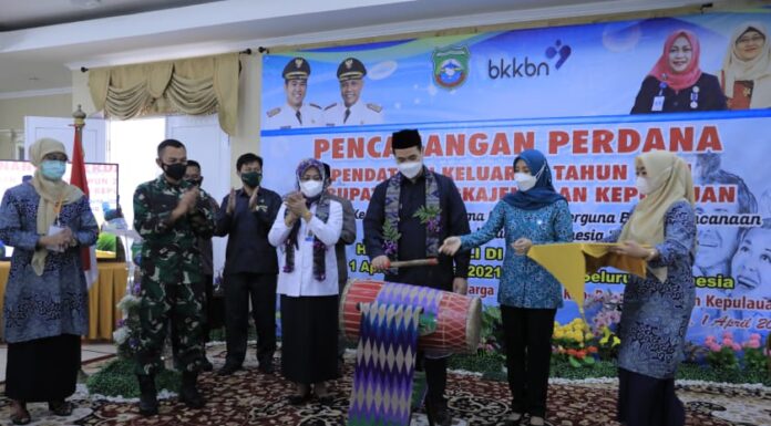 Bupati Pangkep Muhammad Yusran Lalogau (MYL) berharap masyarakat memberikan data yang benar pada tim pendata dalam Pendataan Keluarga tahun 2021.(Ist).