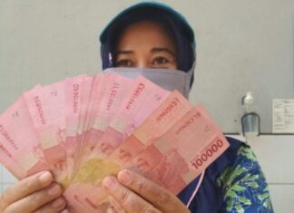 Tata Cara Pembayaran THR 2021. Foto sebagai ilustrasi pemberian THR. [ANTARA]