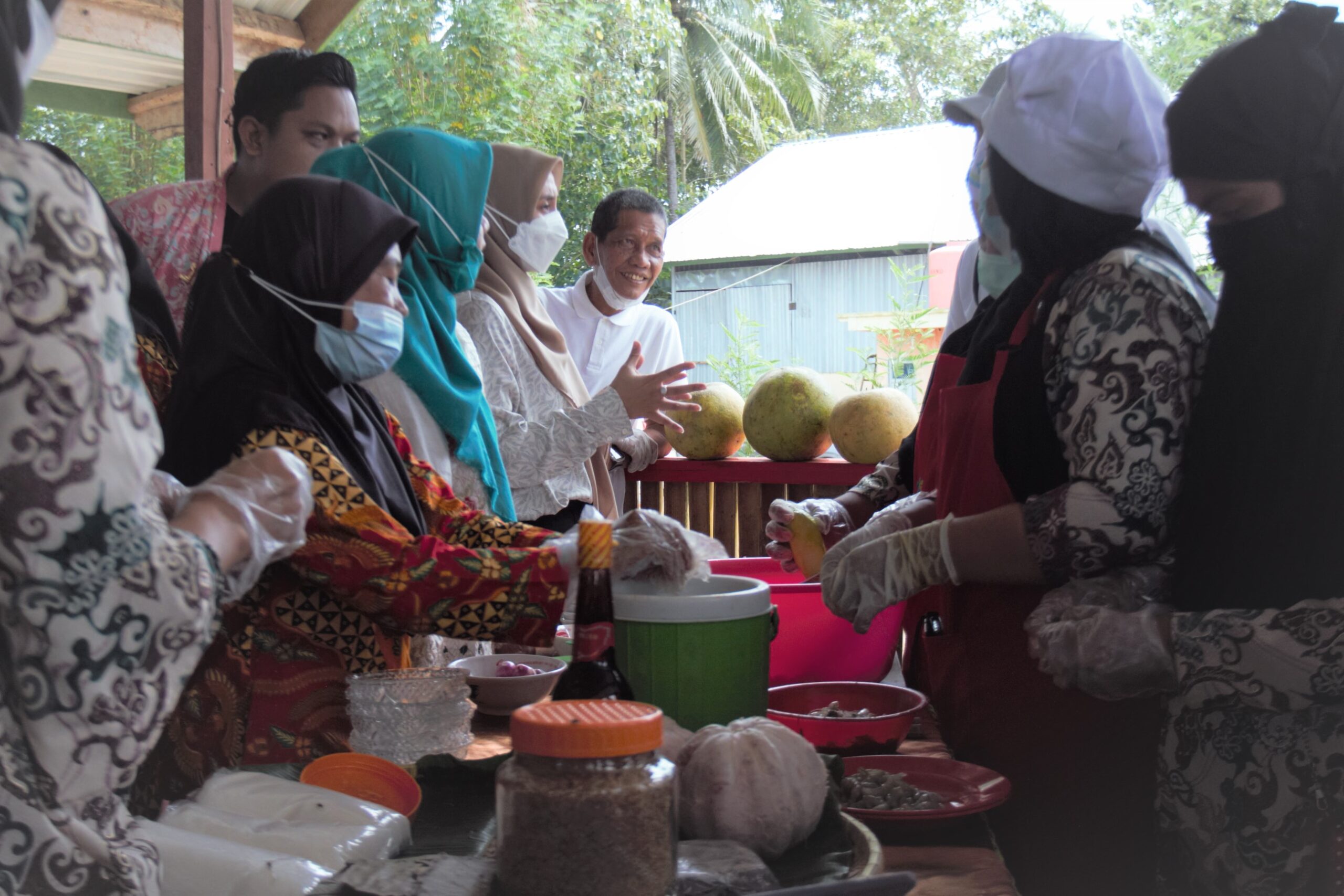 Cicipi Makanan Thailand Salad Pamelo Berbahan Jeruk Pangkep, Istri Bupati: Enak, Manis dan Asem-asem