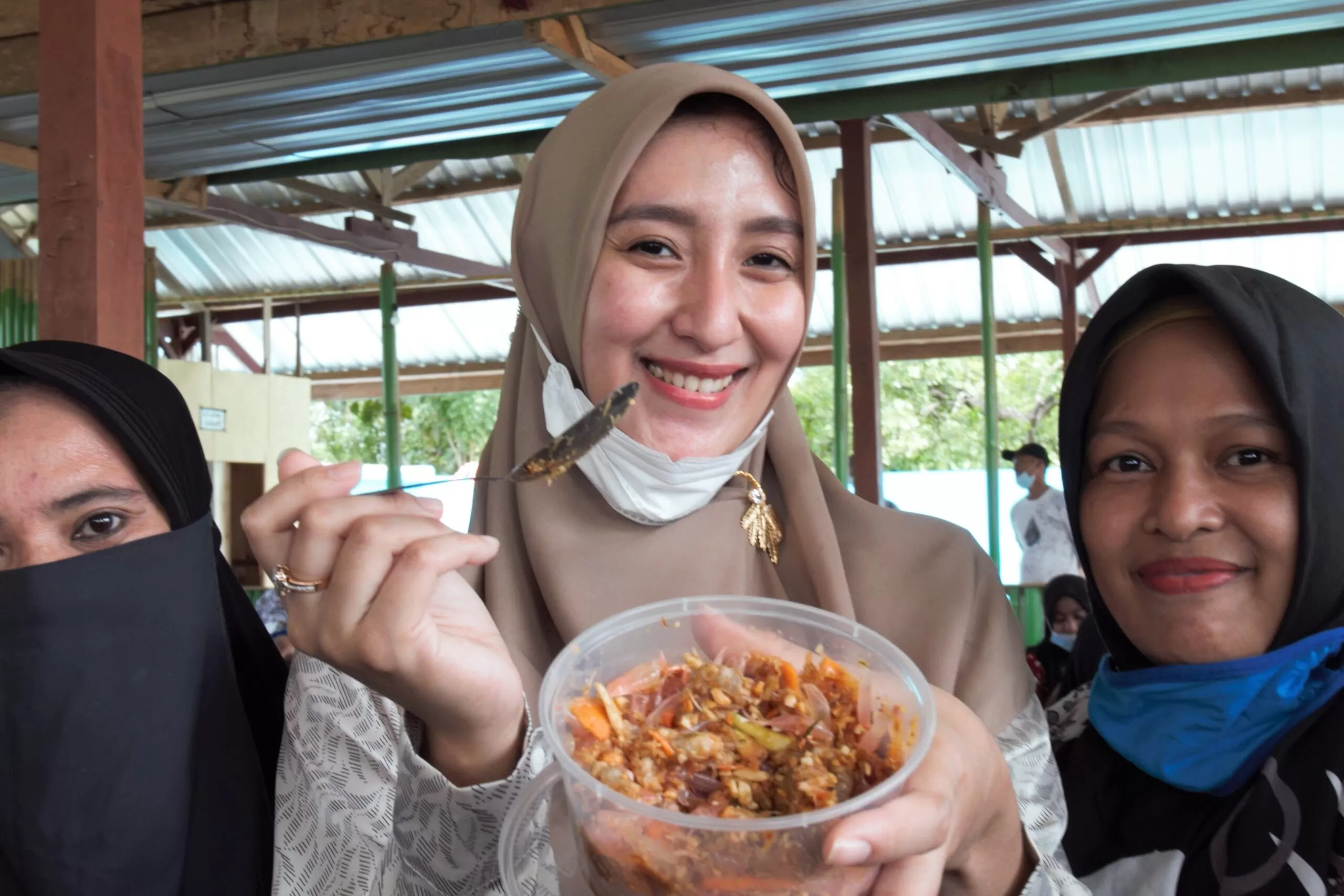 Cicipi Makanan Thailand Salad Pamelo Berbahan Jeruk Pangkep, Istri Bupati: Enak, Manis dan Asem-asem