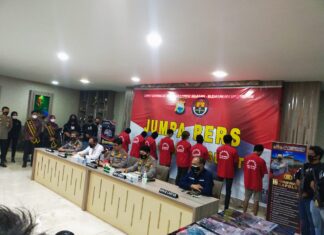 Kepolisian Daerah Sulawesi Selatan mengungkap kasus penemuan mayat yang terbakar di Kampung Tompo Ladang, Desa Padaelo Kecamatan Mallawa, Kabupaten Maros, Sulawesi Selatan yang terjadi Jumat, 11 Juni 2021 pekan kemarin.(Ist)