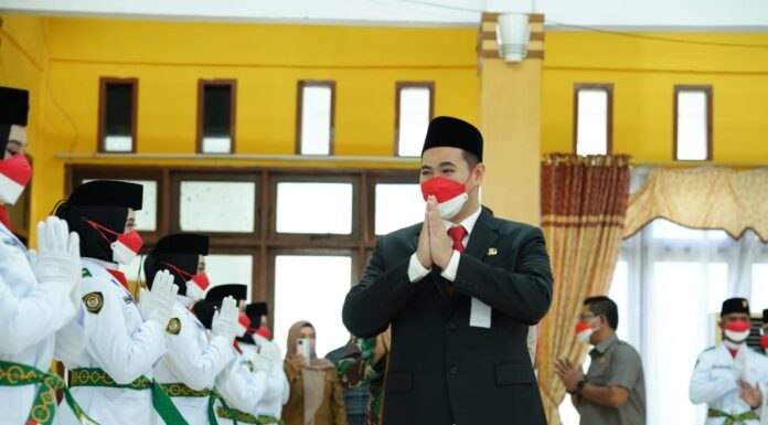 Bupati Pangkep Kukuhkan Paskibraka Sebanyak 30 Orang Bupati Kabupaten Pangkep Muhammad Yusran Lalogau (MYL, mengukuhkan Pasukan Pengibar Bendera Pusaka (Paskibraka) tingkat Kabupaten Pangkep.(Ist).