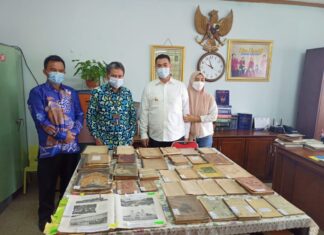 Bupati Kabupaten Pangkep Muhammad Yusran Lalogau (MYL) bersama Ketua Tim Penggerak PKK Kabupaten Pangkep, Nurlita Wulan Purnama berkunjung ke Perpustakaan Heritage Balai Pustaka Jakarta.(Pangkep.terkini.id).