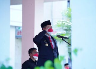 Bupati Pangkep Muhammad Yusran Lalogau saat menjadi inspektur upcara dalam Upacara Hari Kesaktian Pancasila tahun 2021.(Pangkep.terkini.id).