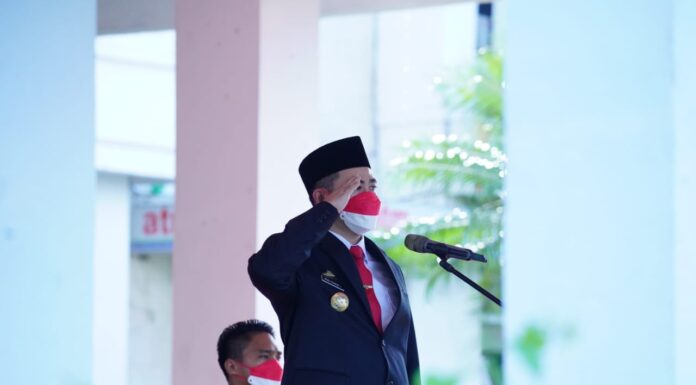 Hari Kesaktian Pancasila, Bupati Pangkep: Ayo Amalkan Nilai Pancasila Bupati Pangkep Muhammad Yusran Lalogau saat menjadi inspektur upcara dalam Upacara Hari Kesaktian Pancasila tahun 2021.(Pangkep.terkini.id).