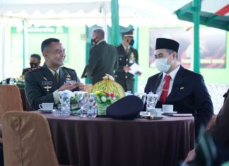 Bupati Pangkep Muhammad Yusran Lalogao(MYL) hadiri peringatan hari ulang tahun(HUT) Tentara Nasional Indonesia(TNI) ke-76 di Makodim 1421 Pangkep, Selasa, 5 Oktober 2021.(Pangkep.terkini.di).