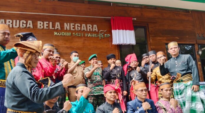 Didampingi Bupati dan Dandim, Pangdam Resmikan Baruga Bela Negara Panglima Komando Daerah Militer XIV/Hasanuddin