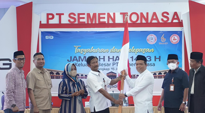 Dirut Tonasa Resmi Lepas 19 Orang Jemaah Calon Haji Jemaah Haji