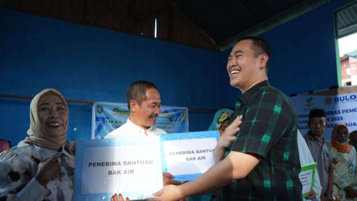 Bupati MYL Salurkan Bantuan Bedah Rumah dan Bantuan Beras di Masyarakat MYL