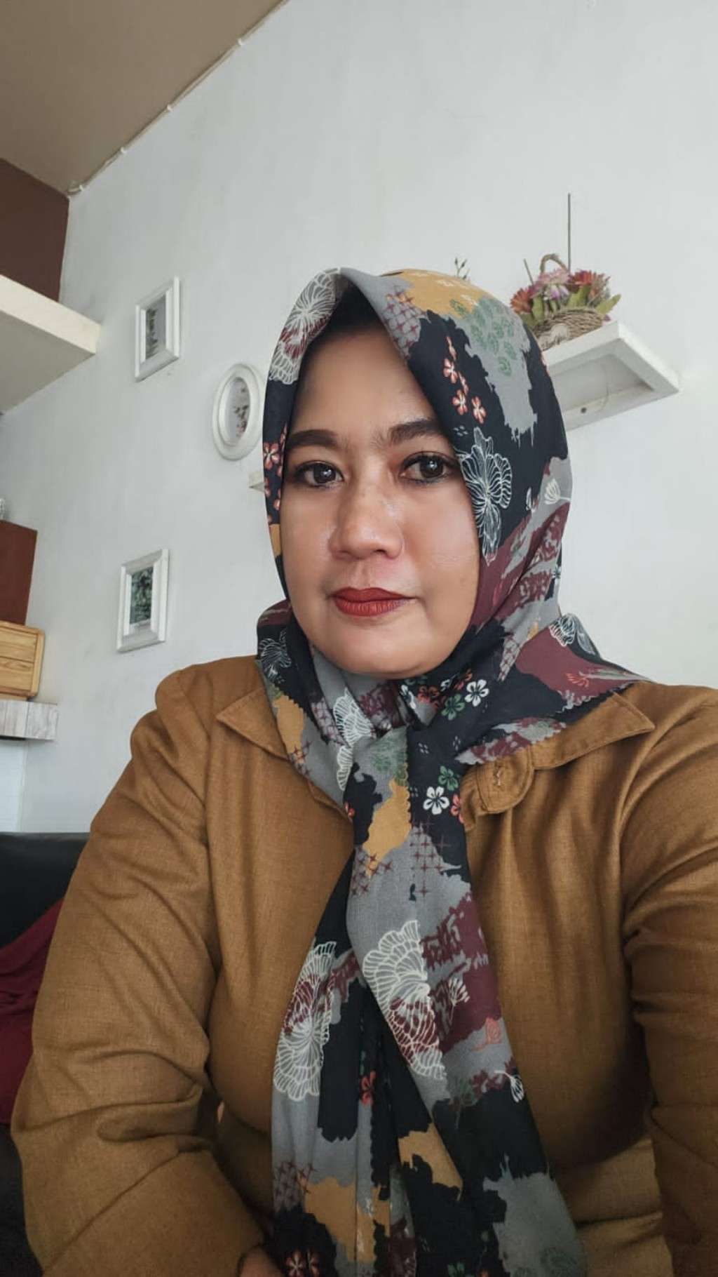 Mengenal Sosok Kasubag Humas DPRD Pangkep, Hj Sharmila