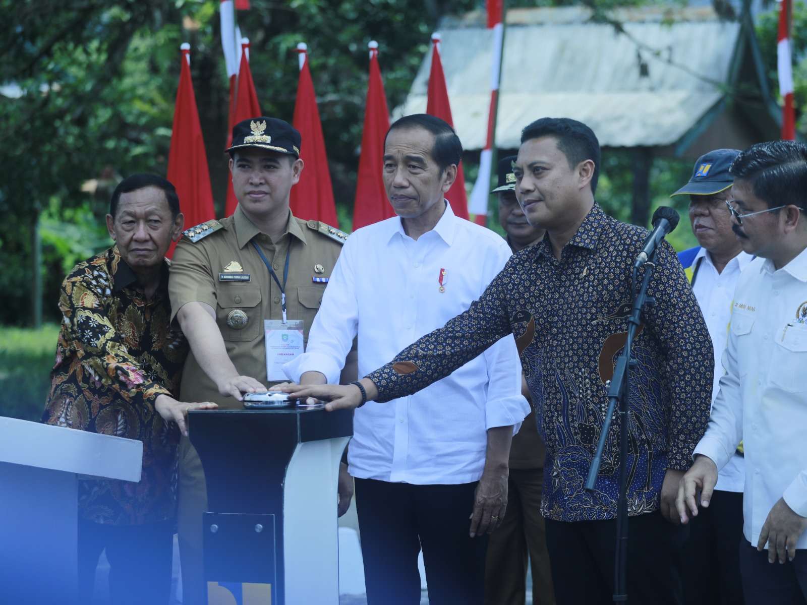 MYL Dampingi Jokowi Resmikan Jalan Daerah di Pangkep